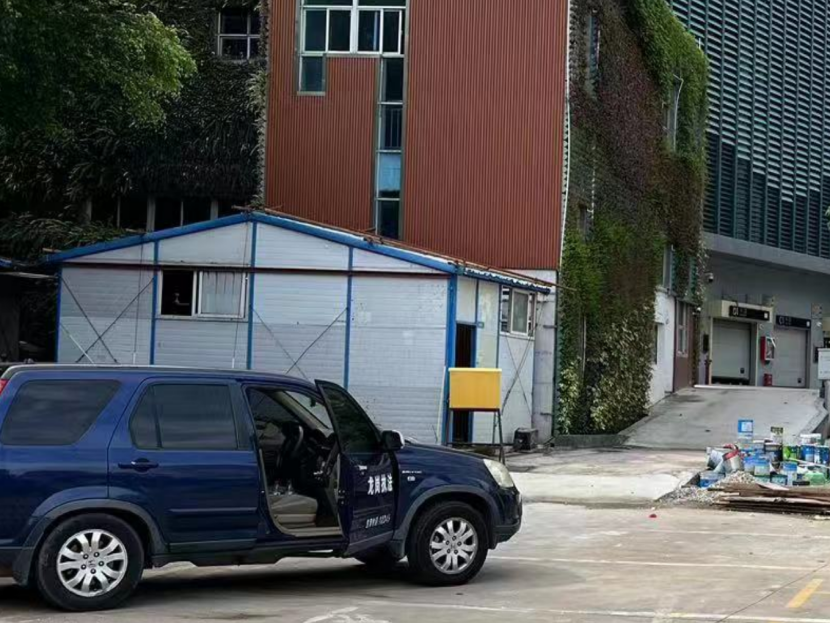 布吉街道柔性执法，顺利拆除施工板房