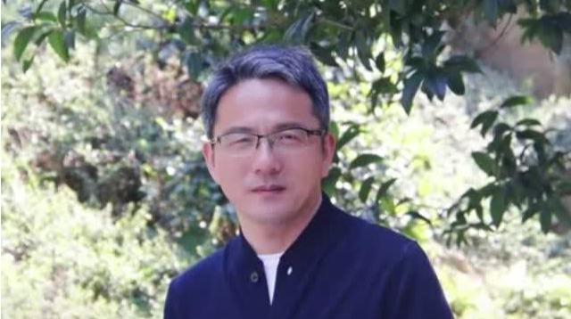 院长在校内被撞身亡
学生追忆：很幸运遇到 难过告别