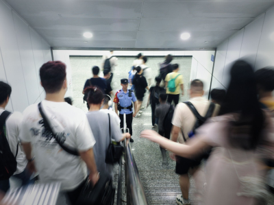 深圳铁警提前完善应急预案，确保旅客五一假期出行平安