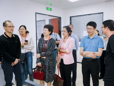 深圳市、区人大代表组团走访企业 为高端医疗器械产业高质量发展建言献策