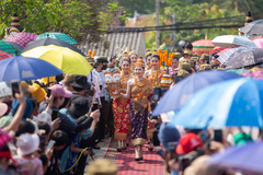 老挝琅勃拉邦庆祝泼水节（8）