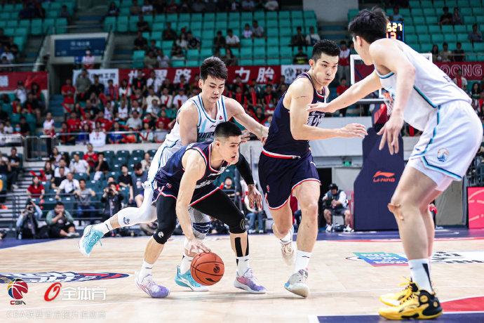 2-0晋级八强！广州龙狮男篮战胜青岛国信水产