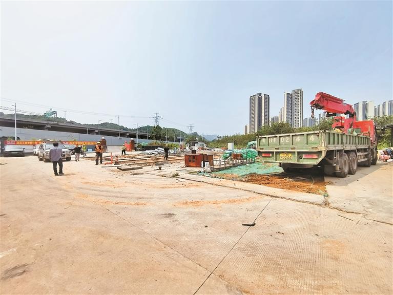 凤凰街道拆除7栋临时工棚 进一步释放城市发展空间
