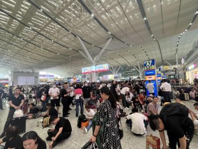 现场直击！深圳北站列车延误，官方发布最新提醒！