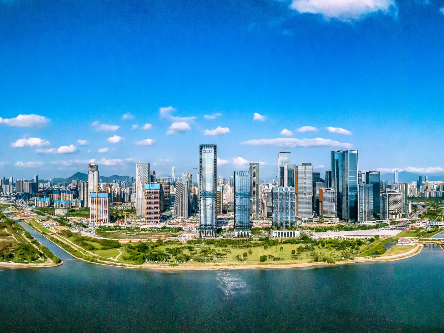 大湾区新质生产力联盟启动，第二届湾商峰会在深圳举办