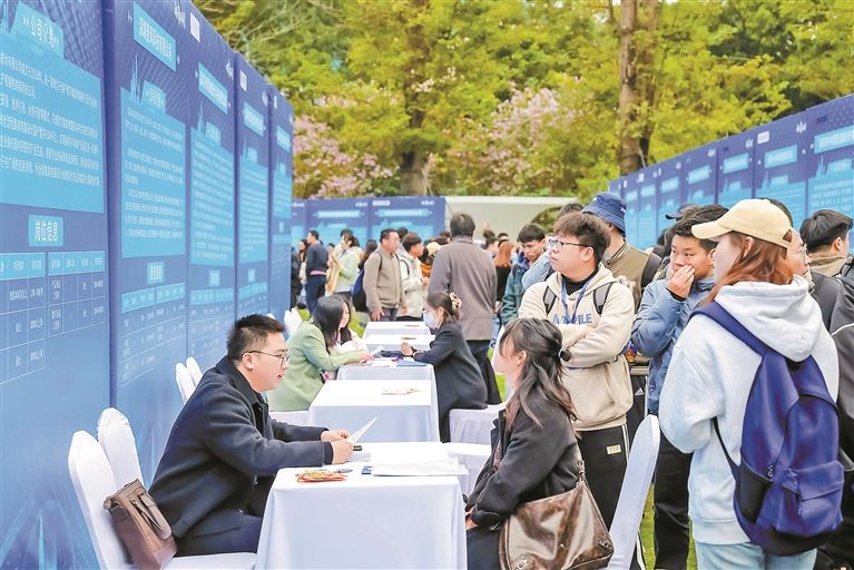 向南而行，南山区高校毕业生招聘会（春季）线下活动收官