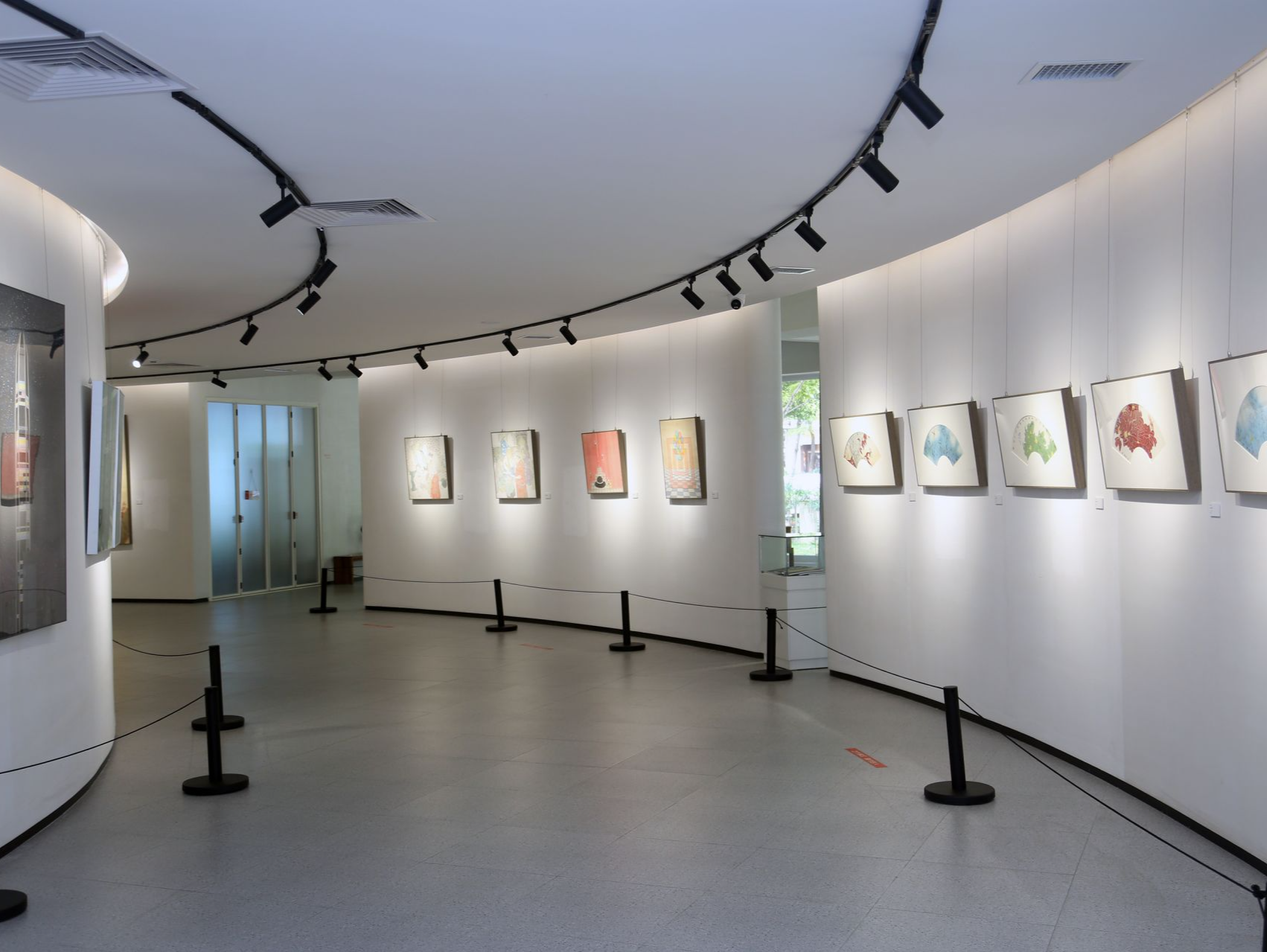 绽放青年艺术的力量！“叠·影——苗瀚文、张杨娟双个展”亮相HI洪湖艺术馆