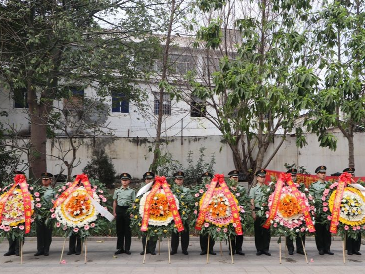 宝安民兵祭奠烈士，弘扬革命精神