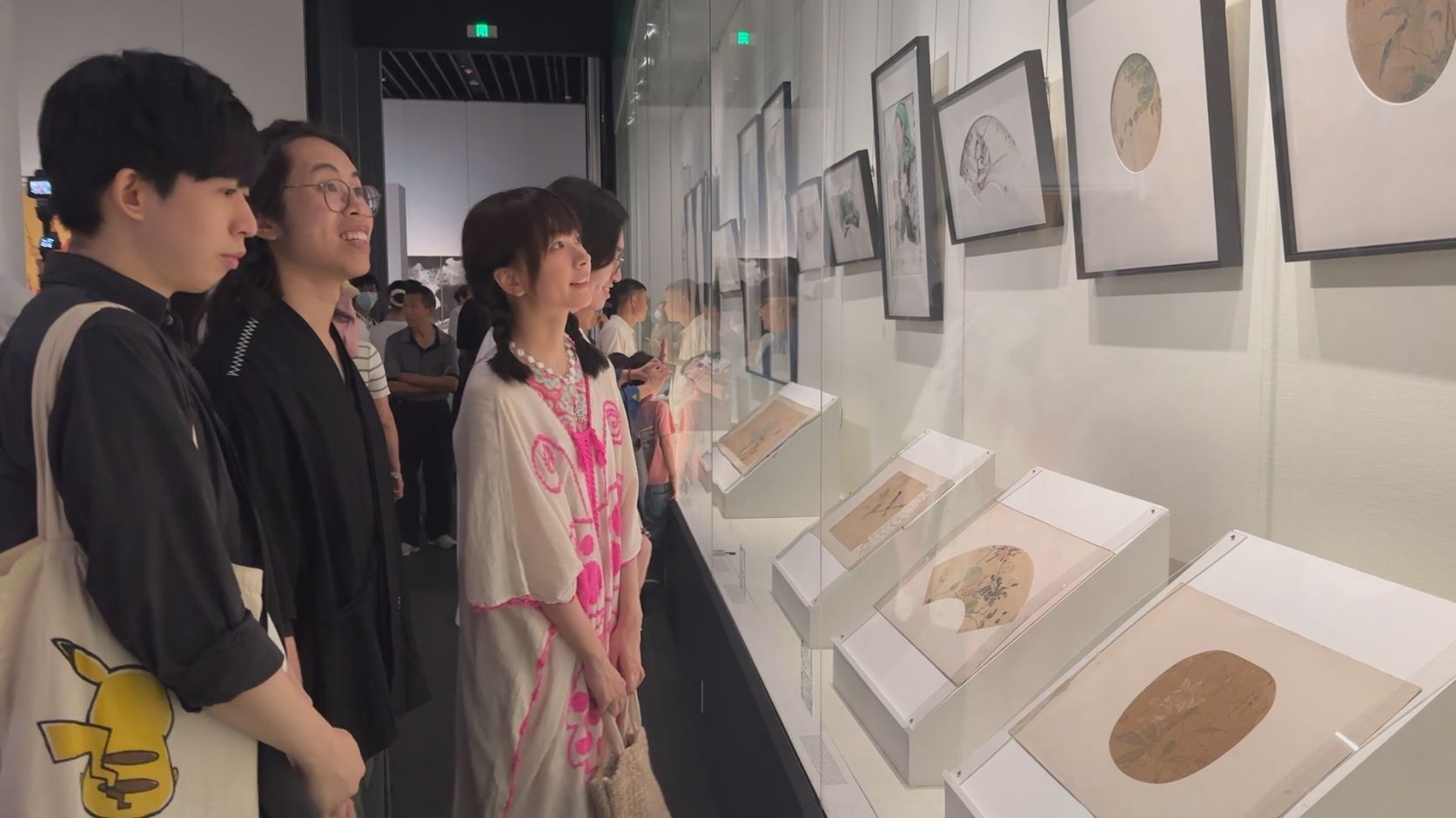 “墨韵华光—从岭南画派到当代水墨展”在深圳美术馆展出