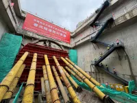 深圳首条单洞双层结构隧道春风隧道贯通