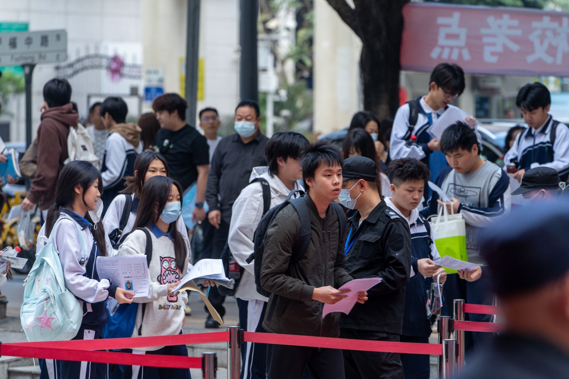 深圳职校开设AI、新能源汽车等专业，9所中职学校新设15个专业关注热门领域