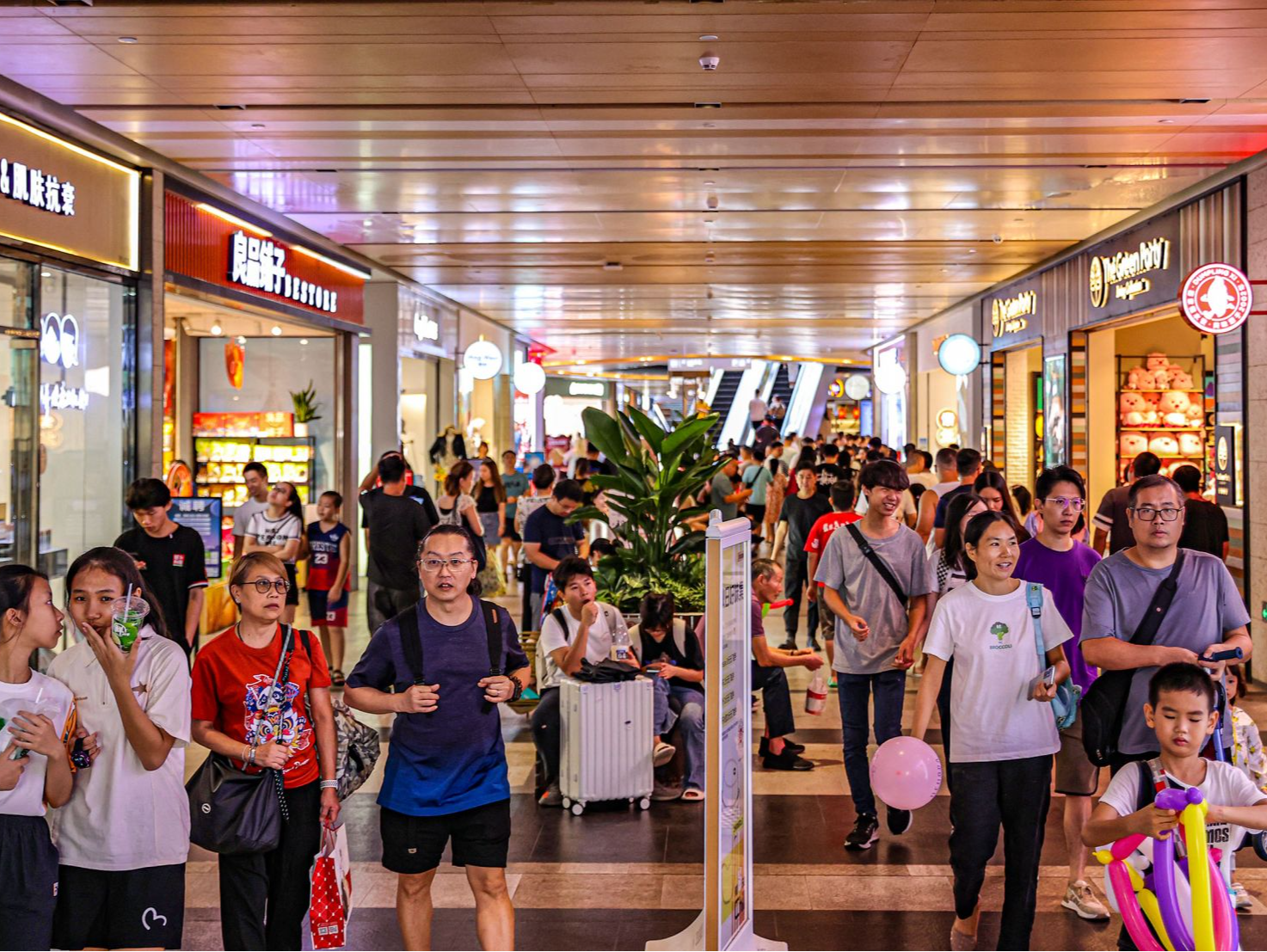新鲜的面孔 熟悉的深圳——我市常住人口增长的“流量密码”
