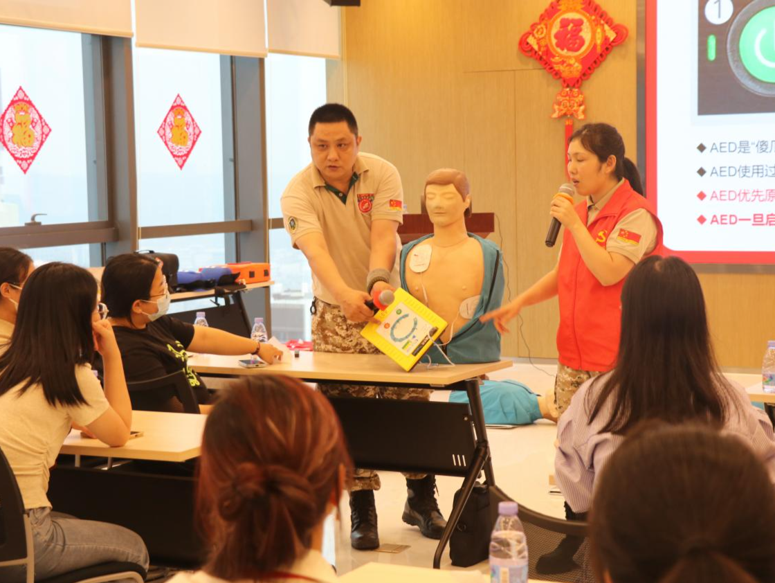 龙华区举办现场救护“第一响应人”培训  为社区安全保驾护航