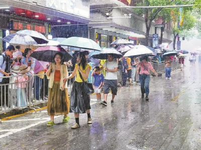 今年以来首场暴雨让深圳入汛