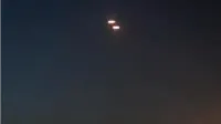 以色列袭击伊朗境内目标
伊朗防空系统启动：夜色中拦截导弹 轰鸣声不断