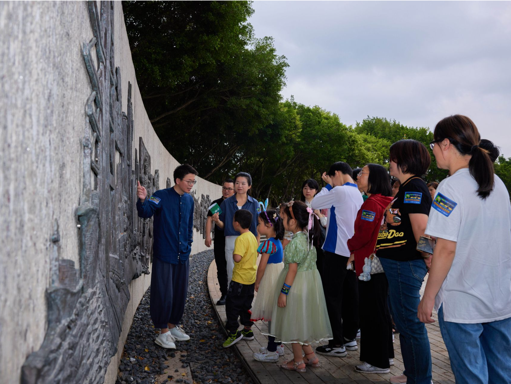 书都漫游第二站：游览城市雕塑，解读深圳的艺术之旅