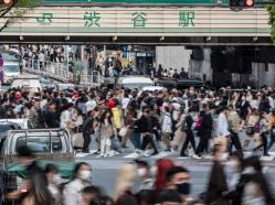 日本人口连续13年负增长