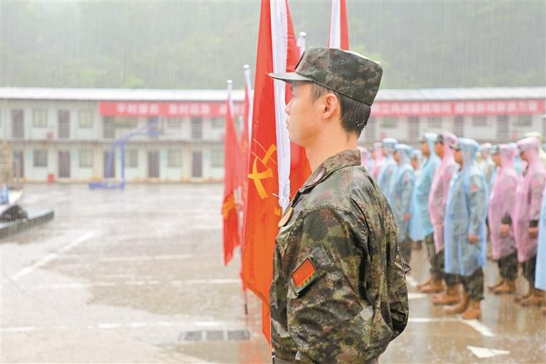 光明区举行2024年基干民兵点验大会