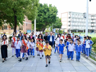 龙华中心小学获授予“生活·实践”教育实验学校