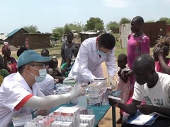 中国援南苏丹医疗队举行首次大型义诊