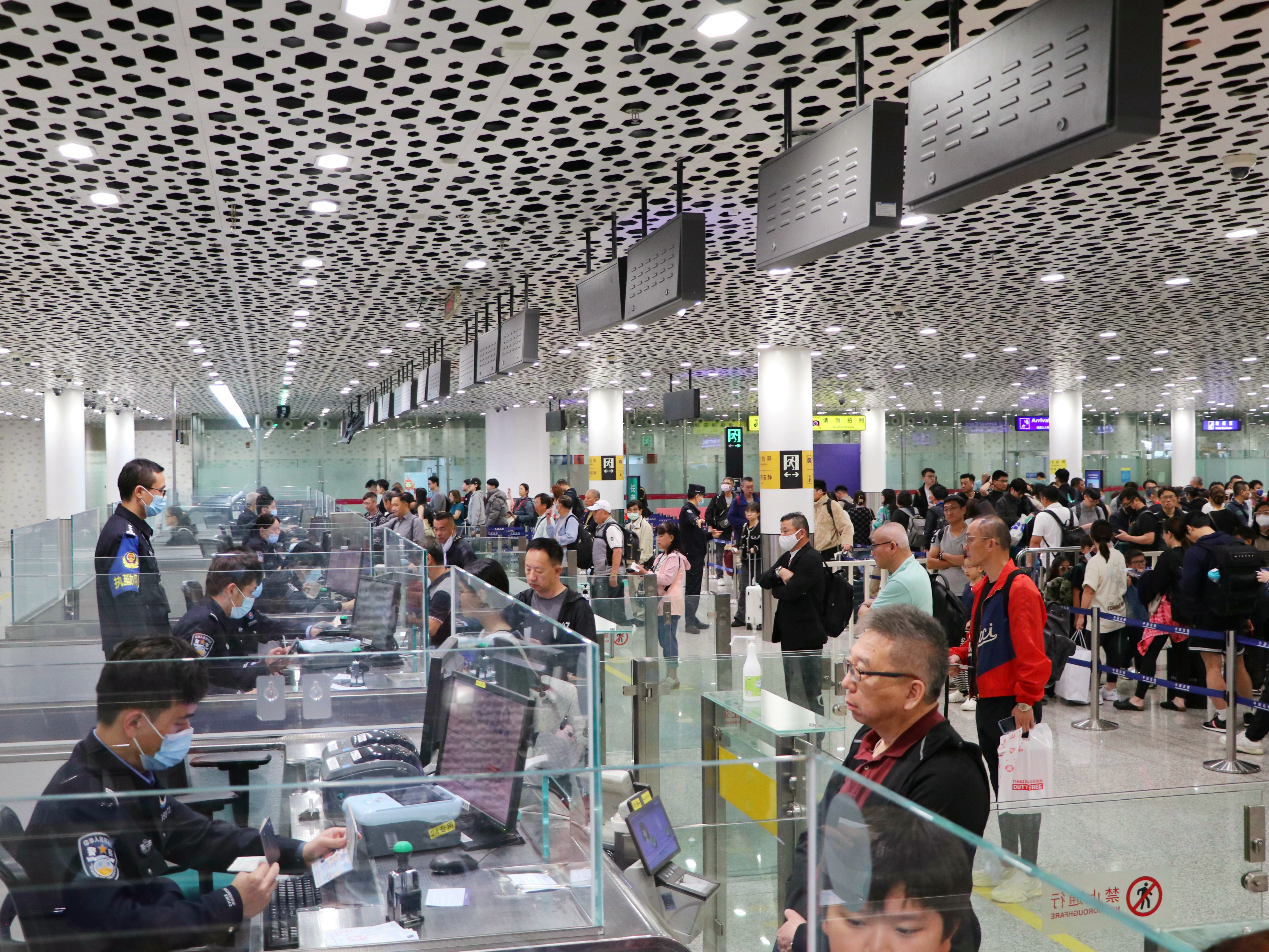 深圳机场“五一”假期出入境人员将达8.3万人次