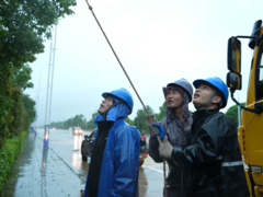 江西抚州：暴雨来袭保电忙