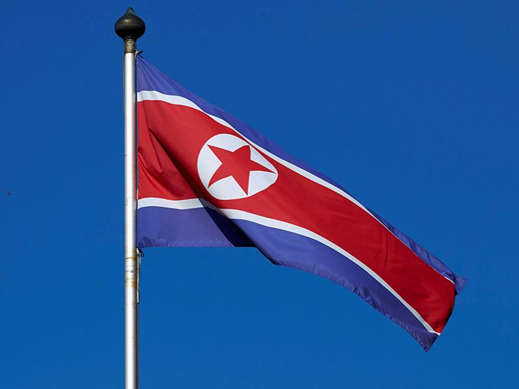 金正恩指导朝鲜超大型火箭炮部队进行核反击模拟演习 