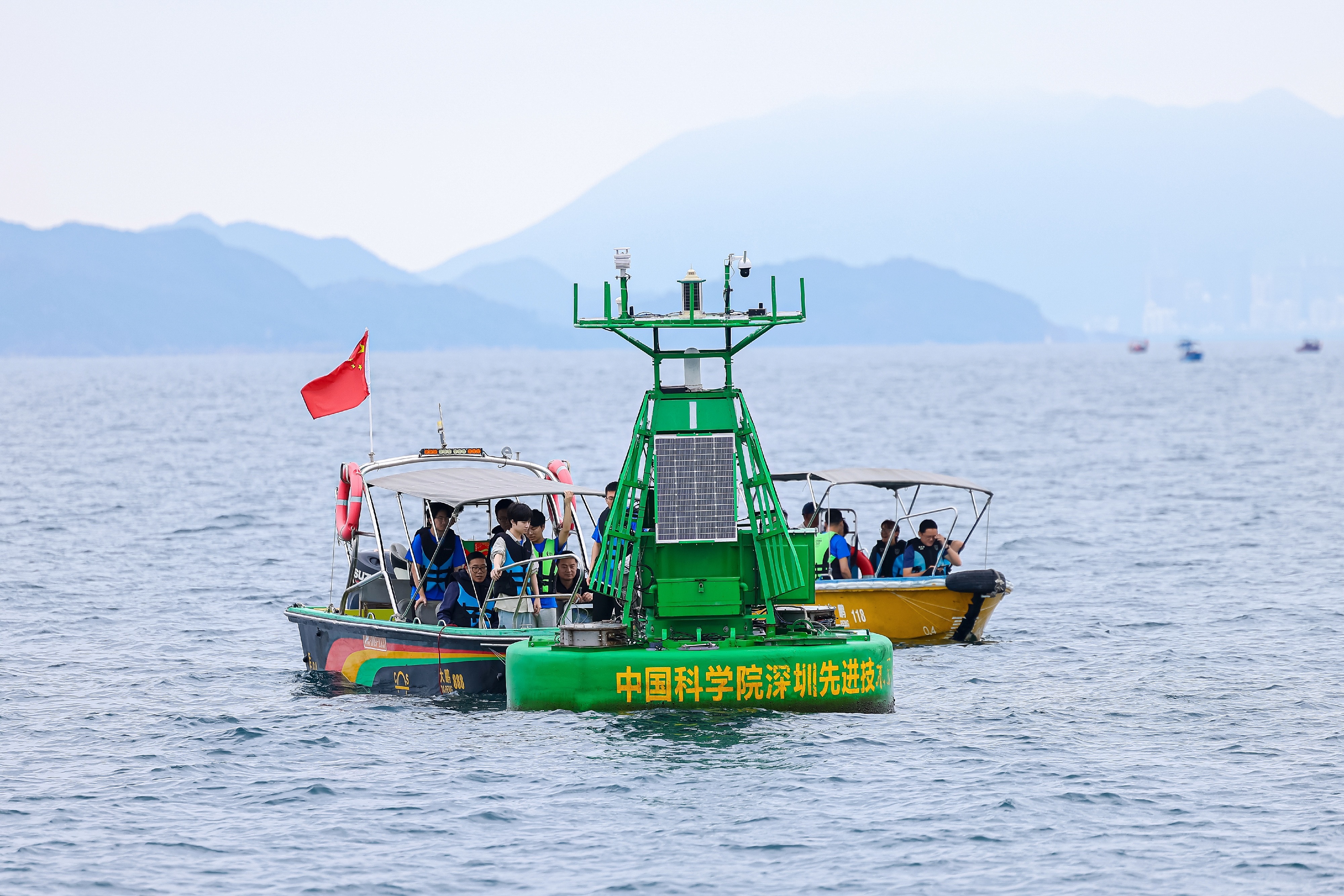 深圳力量！我国自主研制波浪能海洋生态监测浮标投入使用