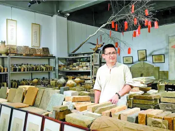 城市英雄 34期 | 宝安区级非遗传承人戴元环：十年古砖收藏，他让千年古砖“活”起来