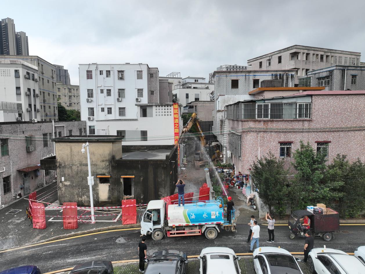 逾5000平方米建筑物集中拆除！龙田街道加速打通“断头路”