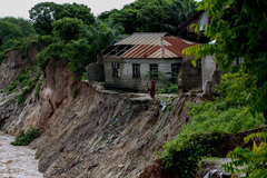 坦桑尼亚持续暴雨已致66人遇难（1）