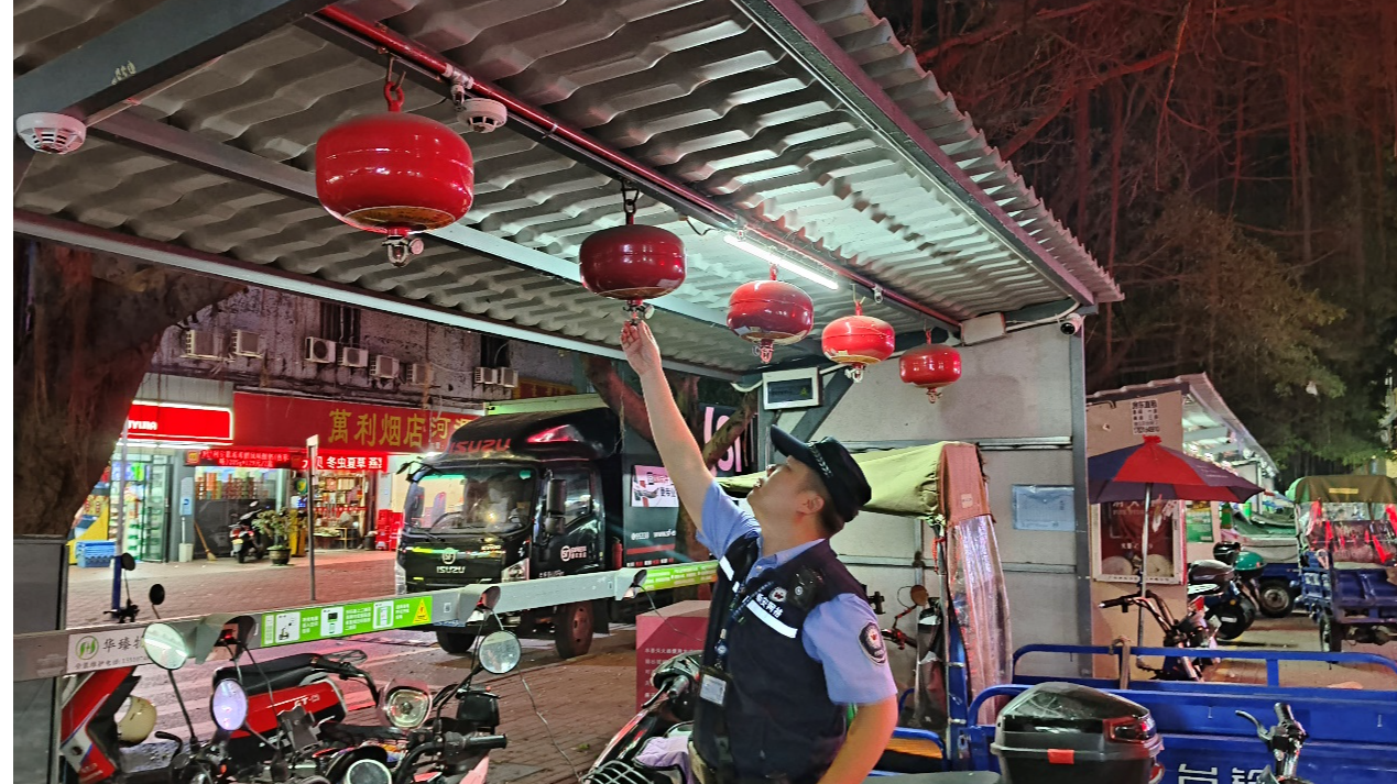 新安街道开展清明期间消防隐患“夜查”行动