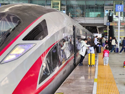 “五一”假期，深圳铁路部门加开旅客列车近500趟