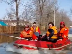 俄罗斯多个地区洪灾形势严峻