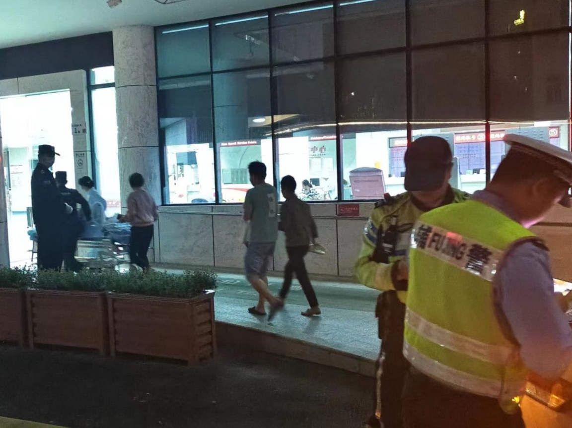 孕妇大出血情况紧急，深圳交警开辟绿色通道火速送医