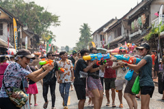 老挝琅勃拉邦庆祝泼水节（2）