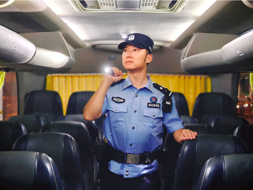 深圳皇岗边检站青年民警以奋斗姿态擦亮青春底色