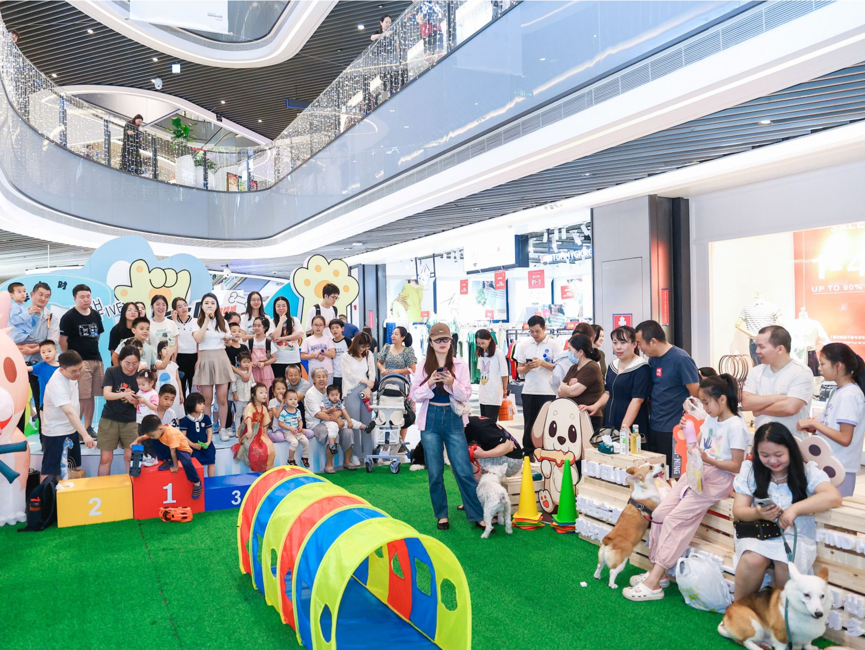 “五一”假期收官，深铁商业文旅消费同比增长60%