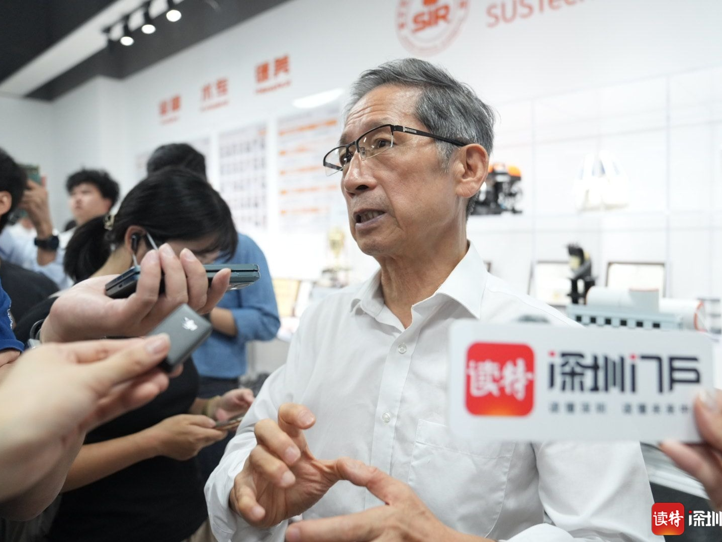 “变形金刚”走进现实、可以带娃的“类人手”……南科大这些成果太酷了｜高质量发展调研行