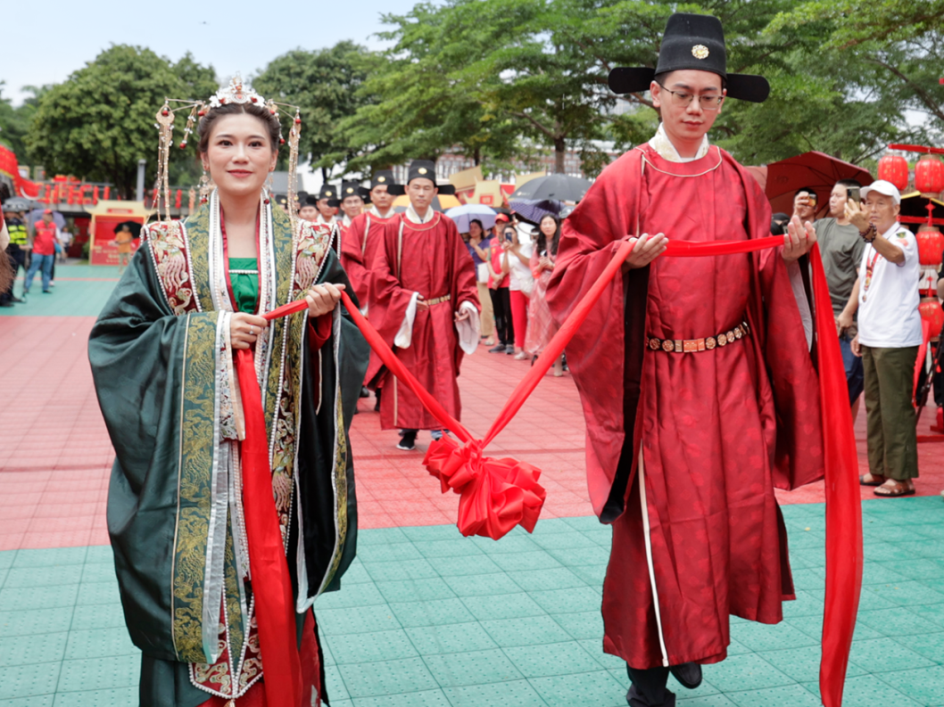 最美的风景留给最幸福的人！深圳持续推进“婚姻登记处进公园”