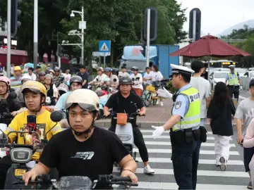 “五一”离深车辆同比增长两成，深圳交警将警力最大化压向路面保障市民出行安全