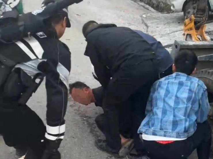 云南镇雄医院伤人案嫌疑人：曾因故意伤害罪坐牢，出狱后做无罪申诉 