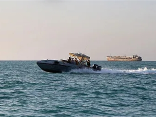也门胡塞武装在红海袭击两艘美国驱逐舰