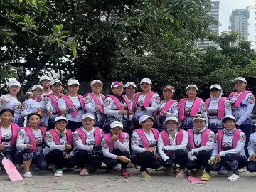 飒！茅洲河龙舟赛湾区女子组，这些姐姐也来“乘风破浪”