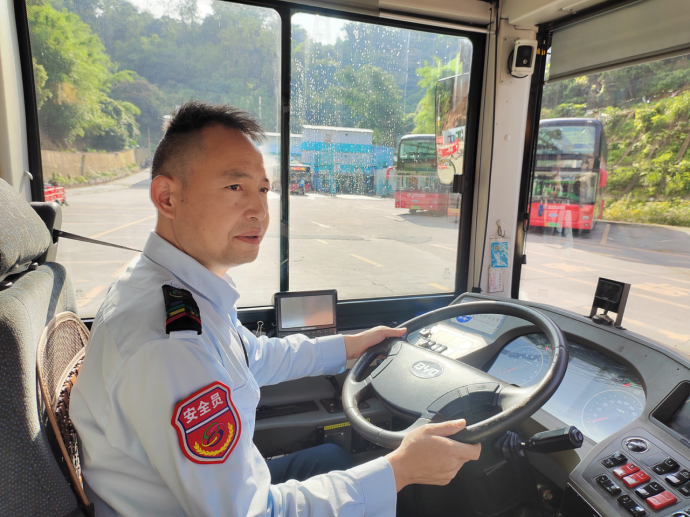 服务小事暖心人，深圳这个公交司机好赞！