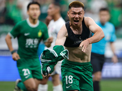 （体育）（1）足球——中超：北京国安胜梅州客家