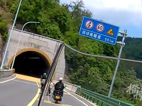 4人被刑拘！浙江69岁老人组摩托车队飙车，致1人死亡