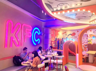 一米高度看世界！深圳肯德基首家儿童主题餐厅落地龙岗