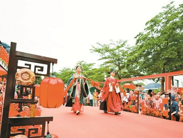 别让“高额彩礼”挡住幸福!彩礼与婚前礼物有何区别?律师释疑→