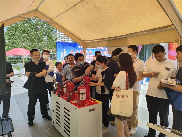 人人讲安全，个个会应急——南园街道举办防灾减灾日主题宣传体验活动